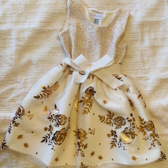 The Childrenās Place White/ Beige/Gold dress 5/6